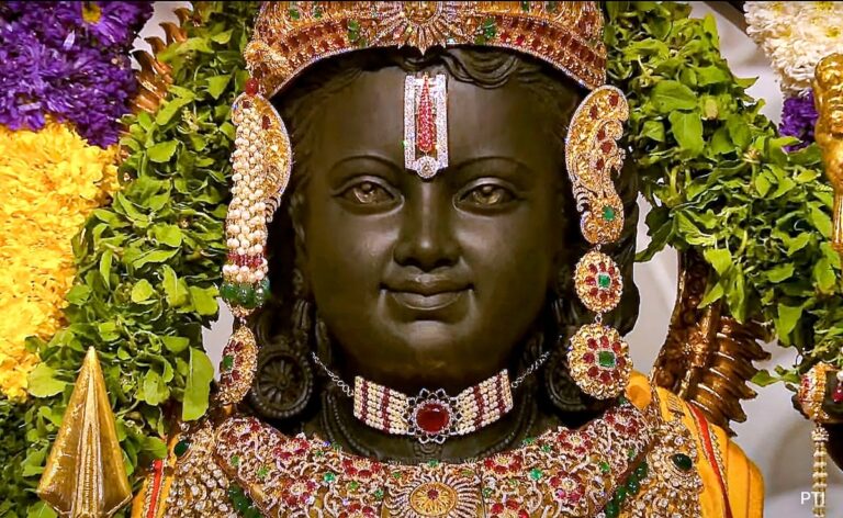 પ્રભુ શ્રી રામ ની મૂર્તિ